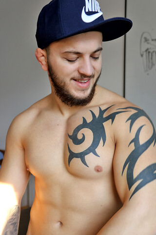 Muscle Mates - Meet our new straight mate David Ivan