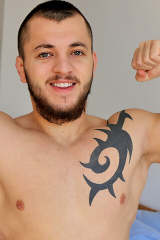 Muscle Mates - Meet our new straight mate David Ivan